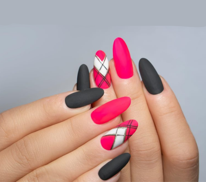 “Güçlü ve Şık Tırnaklarla Kendinizi İfade Edin!”